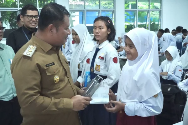 Wakil Bupati Tanjungbalai Gerakan Pelajar Menabung Sejak Dini, Masyarakat Menabung Perkuat Ekonomi Daerah
